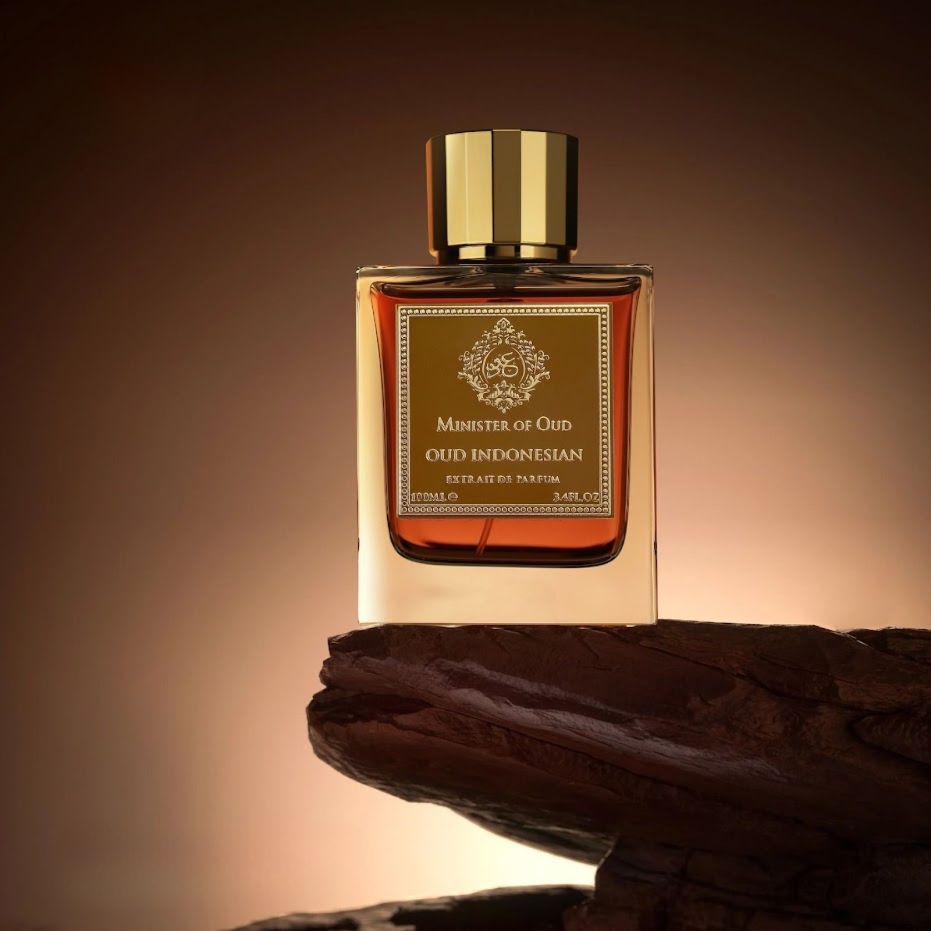 Minister Of Oud - Oud Indonesian 100ml Extrait de Parfum by Fragrance World perfume bottle close up